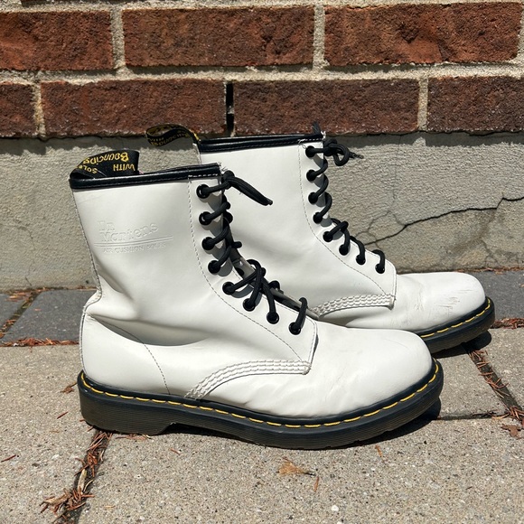 Dr Martens white boots - Picture 4 of 16